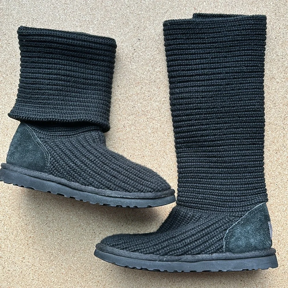 UGG Black Classic Cardy Knit Boots, size 8 S/N 5819